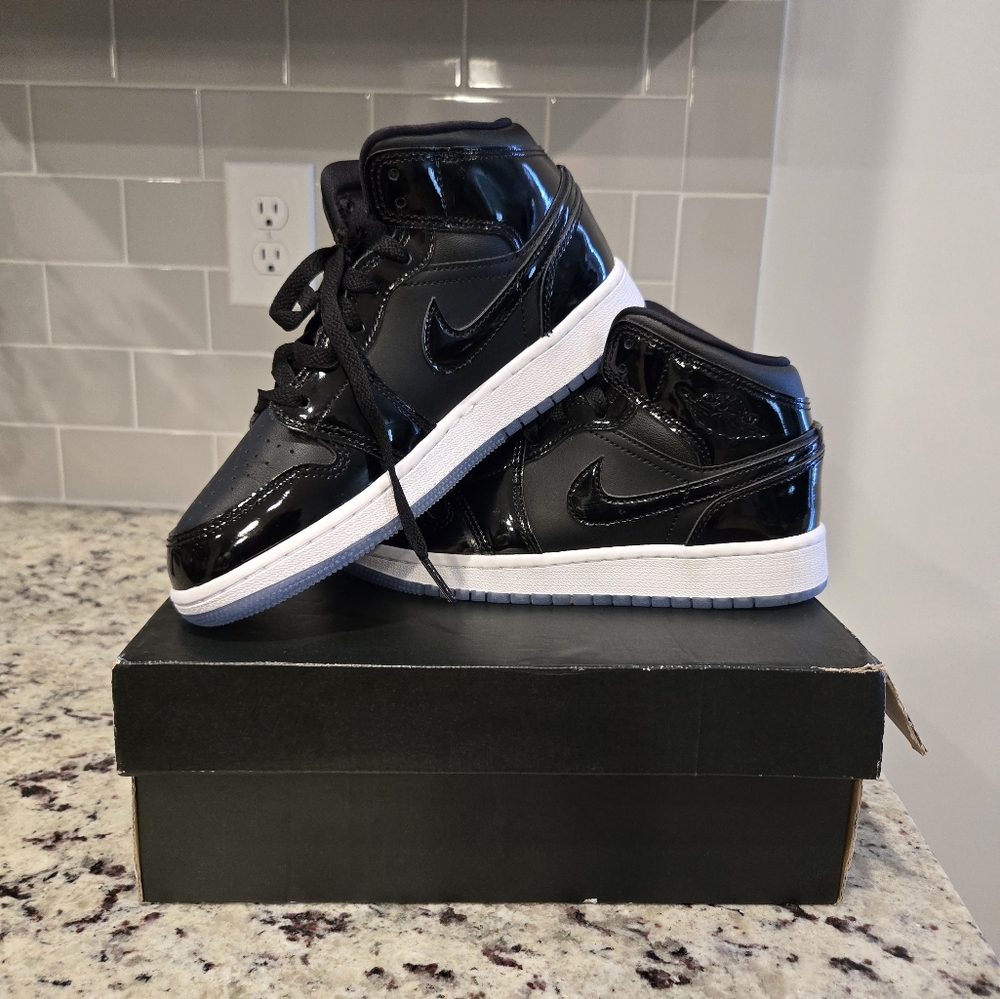 Air Jordan 1 Mid Space Jam